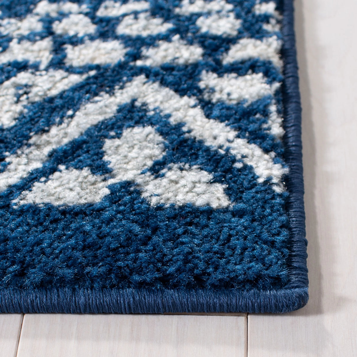 Navy Ivory 2' x 7' Runner Rug X24543