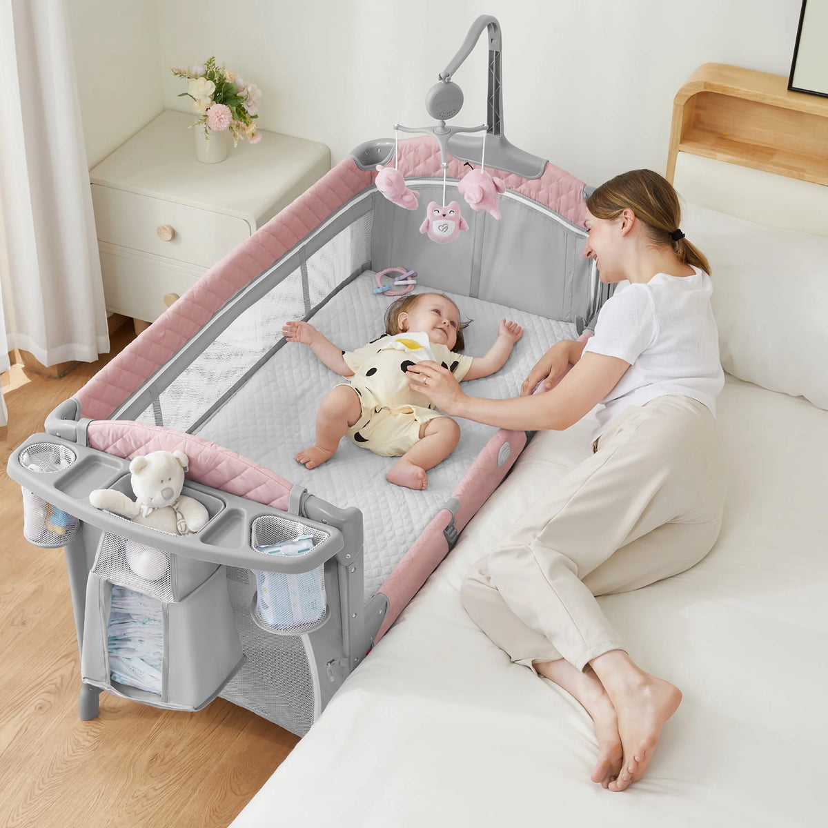 Infant Bedside Sleeper Bassinet with Wheels R4889