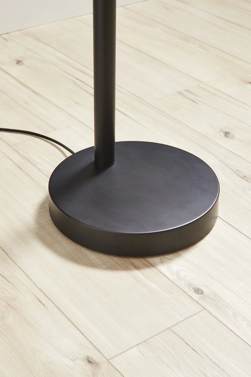 Matte Black 3 Head Arc Floor Lamp D584789