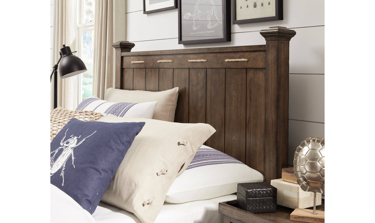 Twin Low Post Bed in Cabin Brown C65612