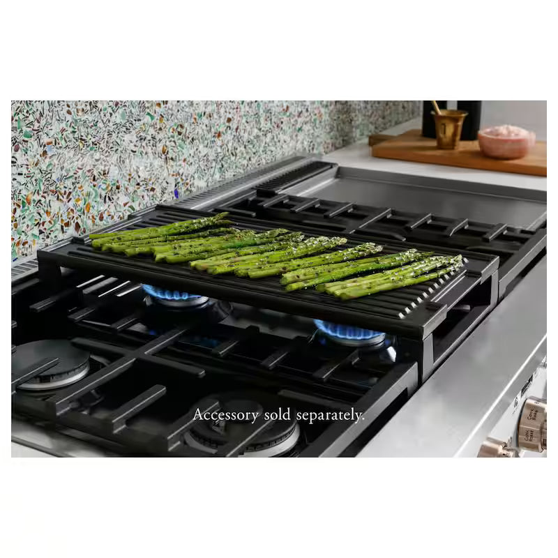 6 Burner Dual Fuel Range with Convection in Stainless Steel D447