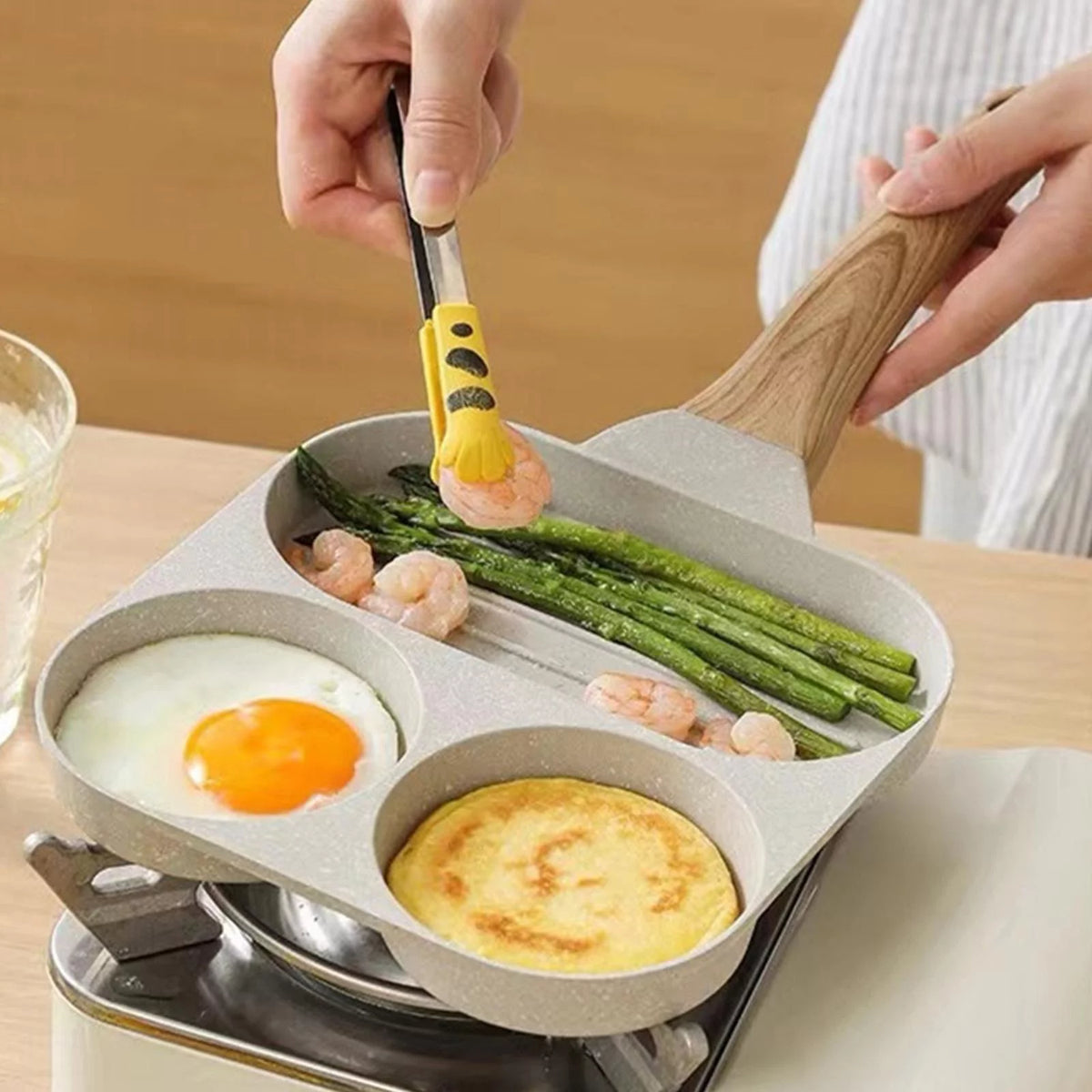 Divided Frying Grill Pan with Ergonomic Handle U4794