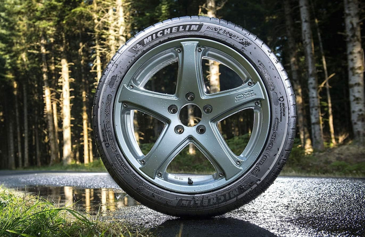Summer Radial Car Tire 225/40ZR18/XL (92Y) W300933